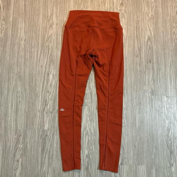 Alo Yoga Leggings - Picture 2 of 5